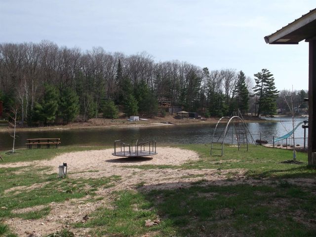 992 Lake Drive, Harrison, MI 48625