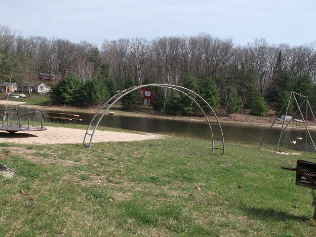 992 Lake Drive, Harrison, MI 48625