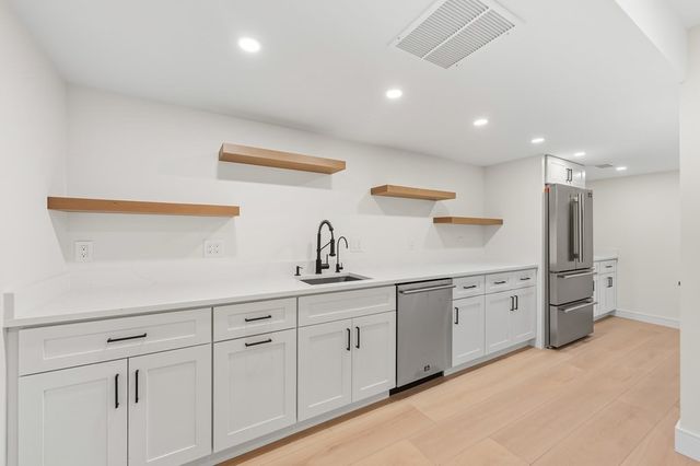 863 Main St, Reading, MA 01867