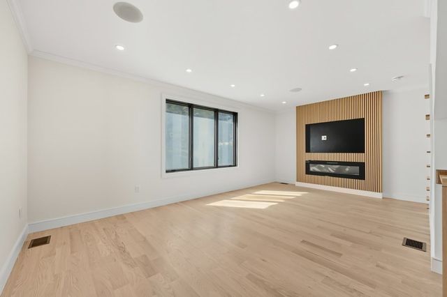 863 Main St, Reading, MA 01867