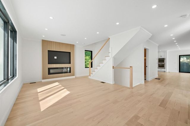 863 Main St, Reading, MA 01867