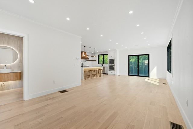 863 Main St, Reading, MA 01867