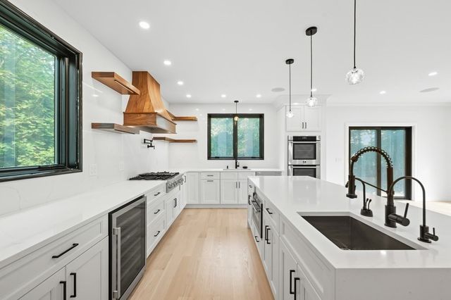 863 Main St, Reading, MA 01867