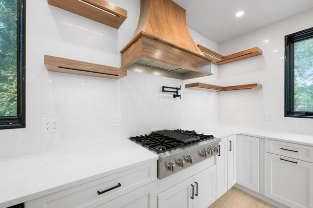 863 Main St, Reading, MA 01867