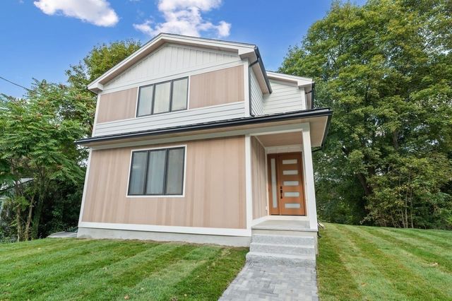 863 Main St, Reading, MA 01867