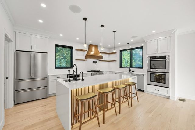 863 Main St, Reading, MA 01867