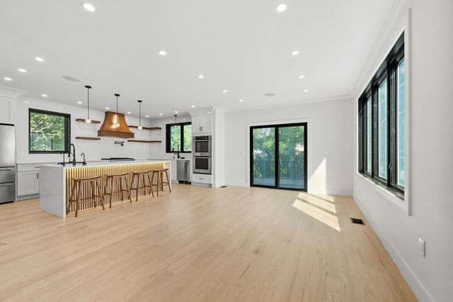 863 Main St, Reading, MA 01867