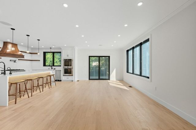 863 Main St, Reading, MA 01867