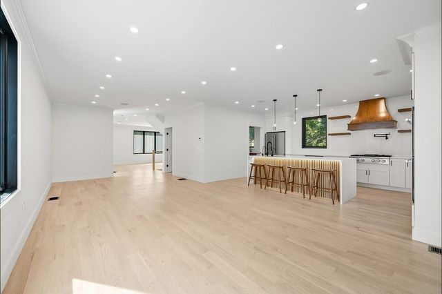 863 Main St, Reading, MA 01867