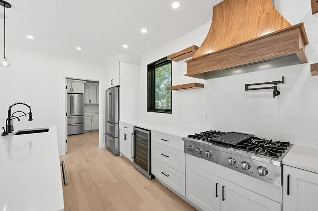 863 Main St, Reading, MA 01867