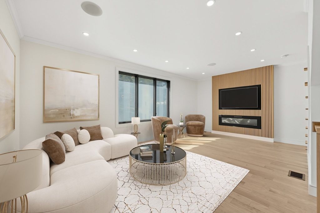 863 Main St, Reading, MA 01867