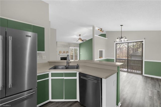 9 Dunnberry Court, Greensboro, NC 27455