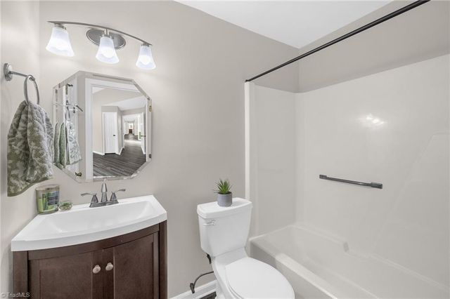 9 Dunnberry Court, Greensboro, NC 27455