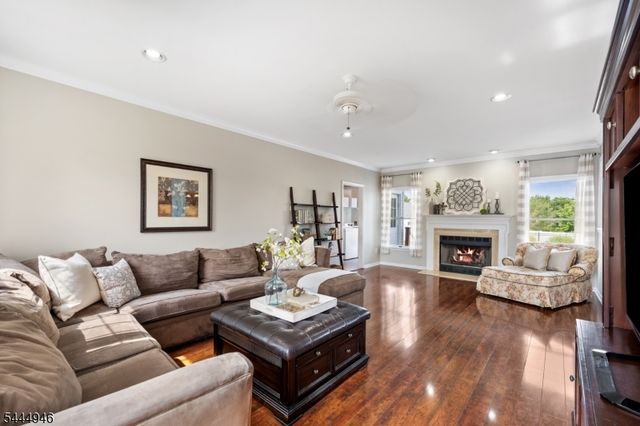 13 Matrick Ct, Hillsborough Twp., NJ 08844