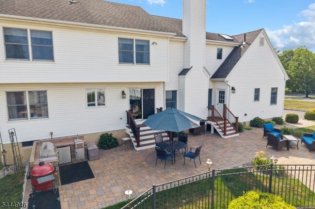 13 Matrick Ct, Hillsborough Twp., NJ 08844