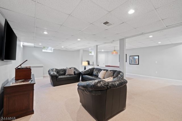 13 Matrick Ct, Hillsborough Twp., NJ 08844