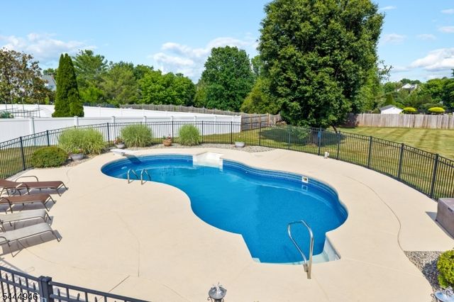 13 Matrick Ct, Hillsborough Twp., NJ 08844
