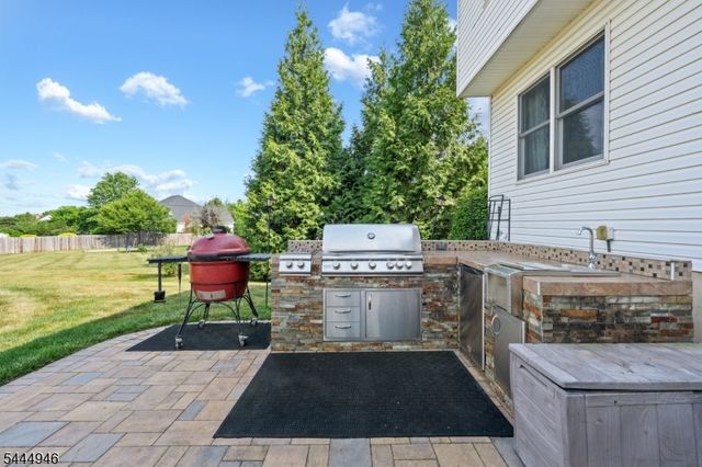 13 Matrick Ct, Hillsborough Twp., NJ 08844