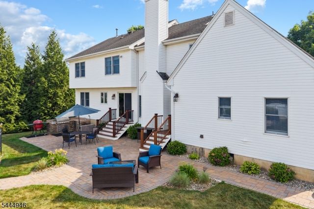 13 Matrick Ct, Hillsborough Twp., NJ 08844