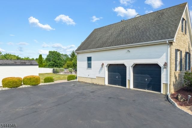 13 Matrick Ct, Hillsborough Twp., NJ 08844