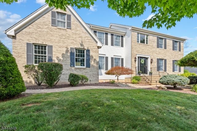 13 Matrick Ct, Hillsborough Twp., NJ 08844