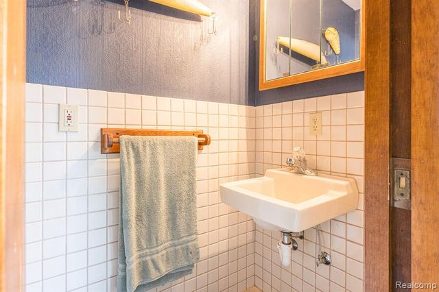 4649 Queens Way, Gladwin, MI 48624