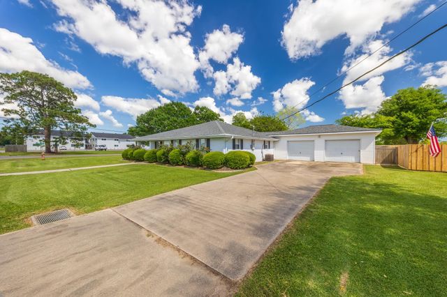 101 Central Lafourche Drive, Raceland, LA 70394
