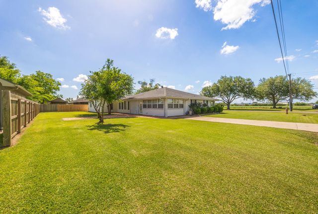 101 Central Lafourche Drive, Raceland, LA 70394