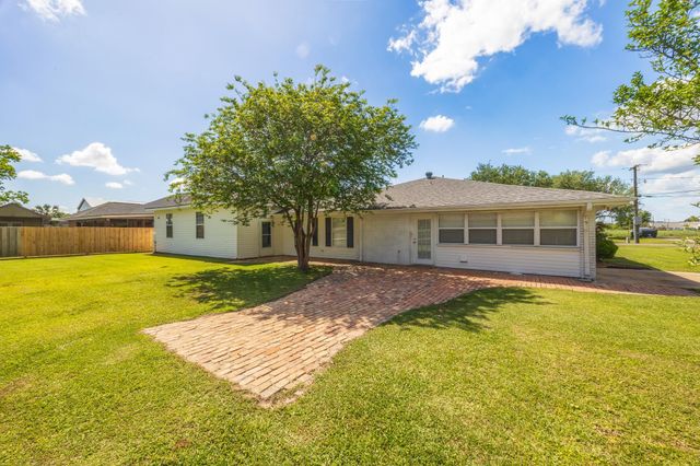 101 Central Lafourche Drive, Raceland, LA 70394