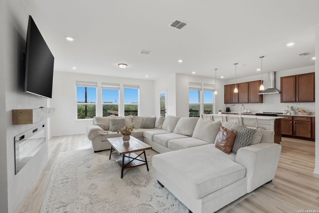 15743 Selene View, San Antonio, TX 78245