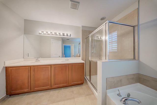 6463 Azura Lake Road, Lake Worth, FL 33463
