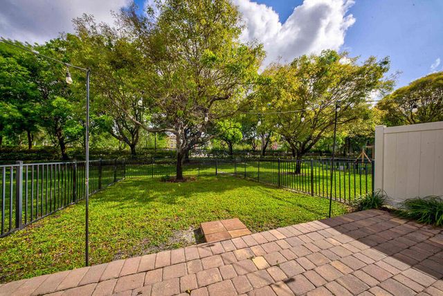 6463 Azura Lake Road, Lake Worth, FL 33463