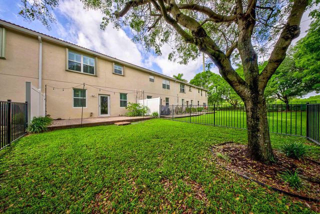 6463 Azura Lake Road, Lake Worth, FL 33463