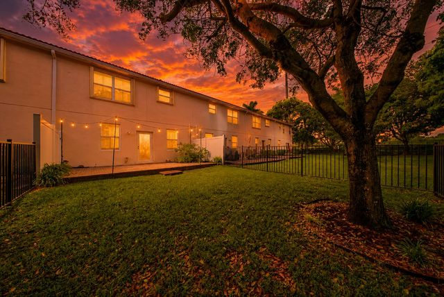 6463 Azura Lake Road, Lake Worth, FL 33463
