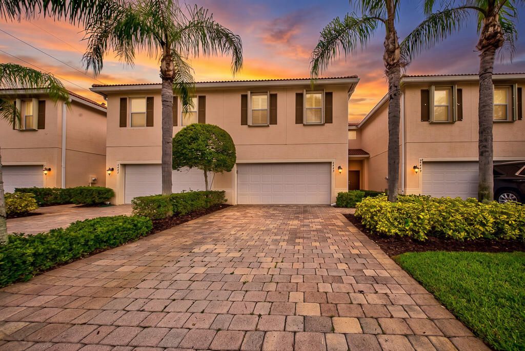 6463 Azura Lake Road, Lake Worth, FL 33463