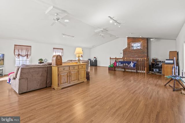 213 KING JAMES RD, Upper Marlboro, MD 20774