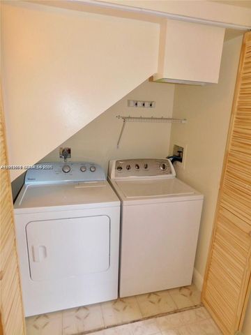 8329 Trent Ct Apt A, Boca Raton, FL 33433