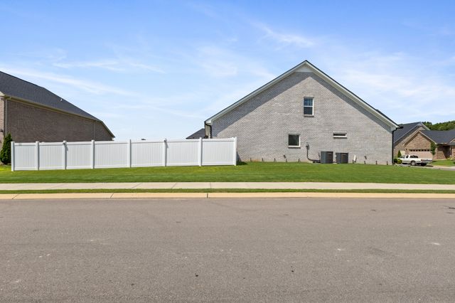 601 Lyla Dr, Spring Hill, TN 37174