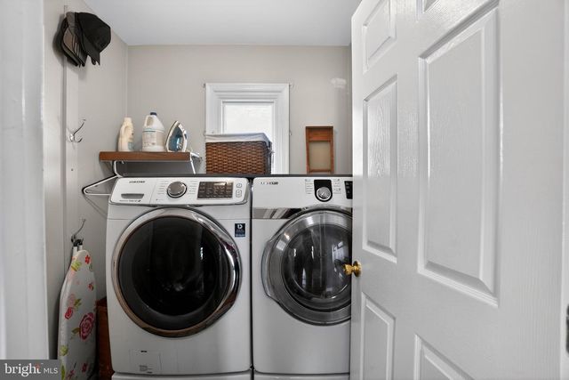 5 CHARCOAL CT, Newark, DE 19702