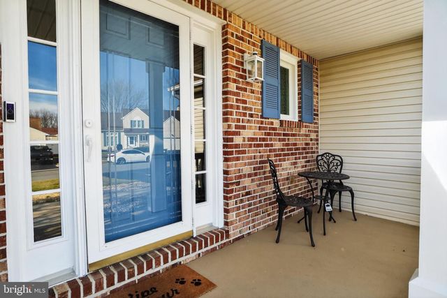 5 CHARCOAL CT, Newark, DE 19702