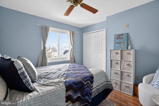 5 CHARCOAL CT, Newark, DE 19702