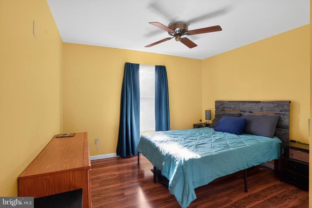 5 CHARCOAL CT, Newark, DE 19702