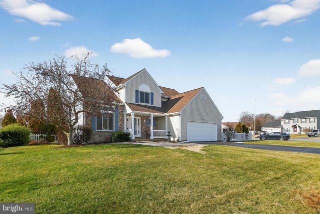 5 CHARCOAL CT, Newark, DE 19702