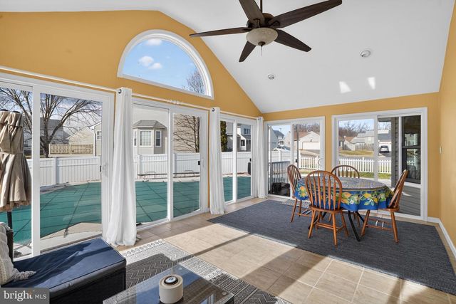 5 CHARCOAL CT, Newark, DE 19702