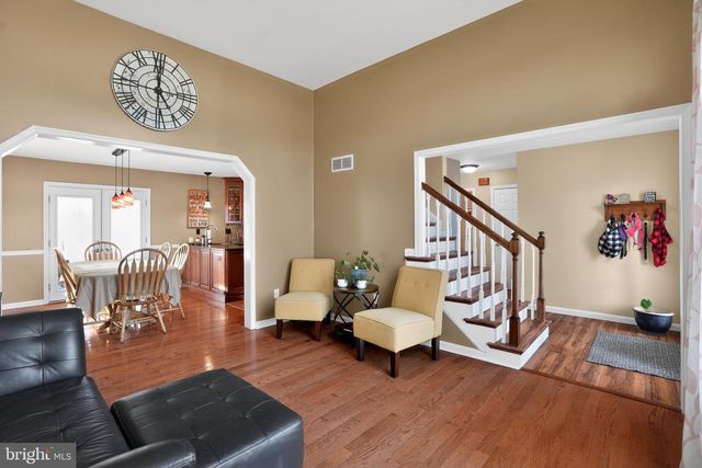 5 CHARCOAL CT, Newark, DE 19702