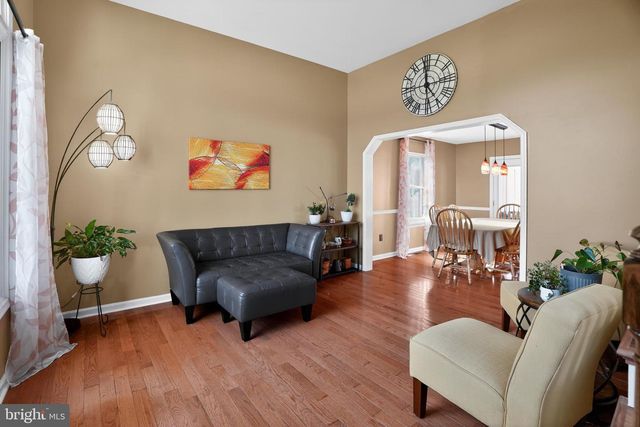 5 CHARCOAL CT, Newark, DE 19702