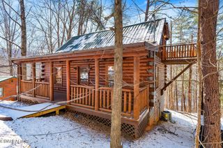 1304 Pine Tr, Sevierville, TN 37876