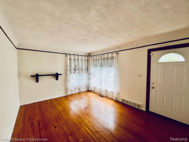 574 Auburn Street, Plymouth, MI 48170