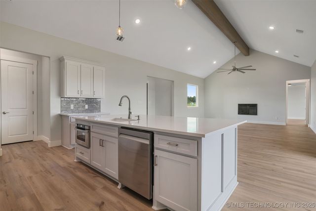 223 Vaughn Lane, Calera, OK 74730