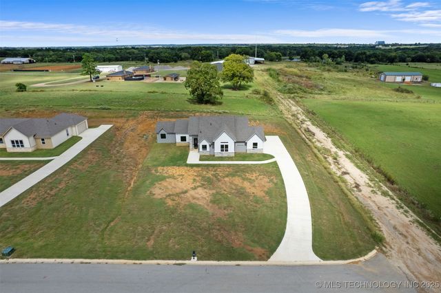 223 Vaughn Lane, Calera, OK 74730